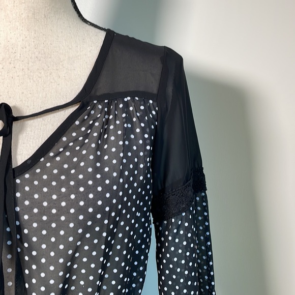 B Darlin Black White Printed V Sheer Neck Smocked Mini Long Sleeve Dress 3/4 - Picture 5 of 11